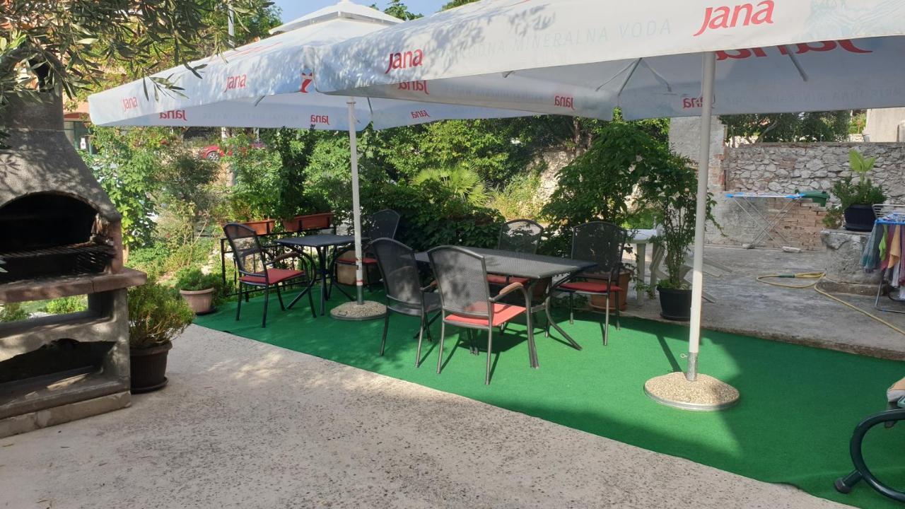 Apartments Rosa Mali Lošinj Exterior foto